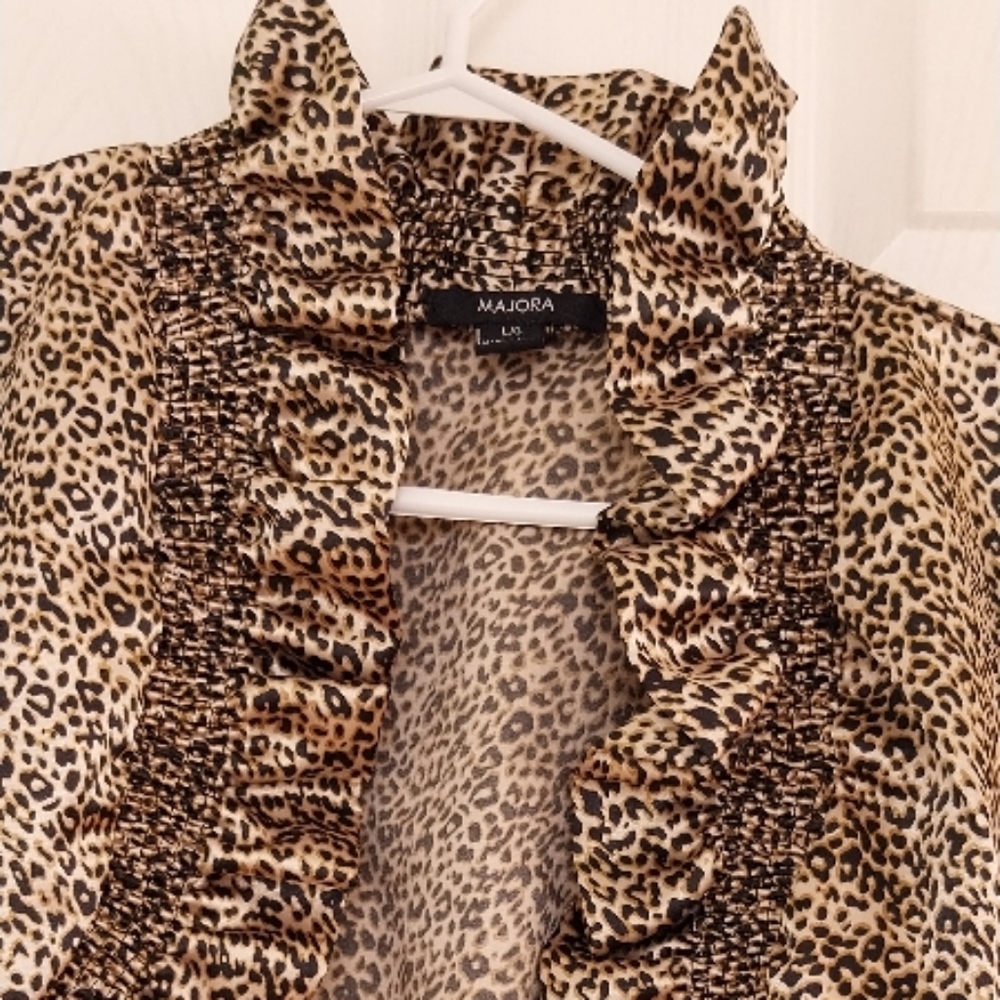 Brand New Trendy Animal Print Ruffled Edge Cap shrug - Picture 2 of 6